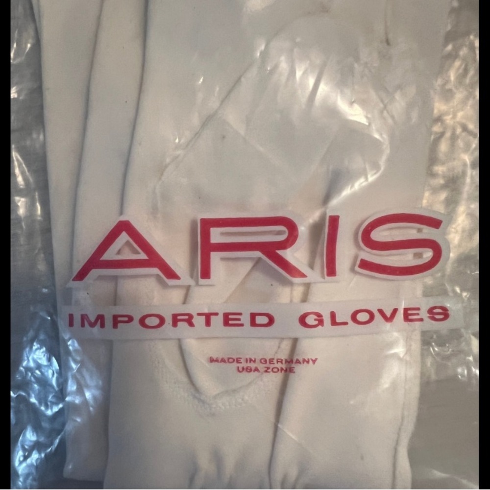 Vintage NWT Aris Cream Gloves - Picture 5 of 5